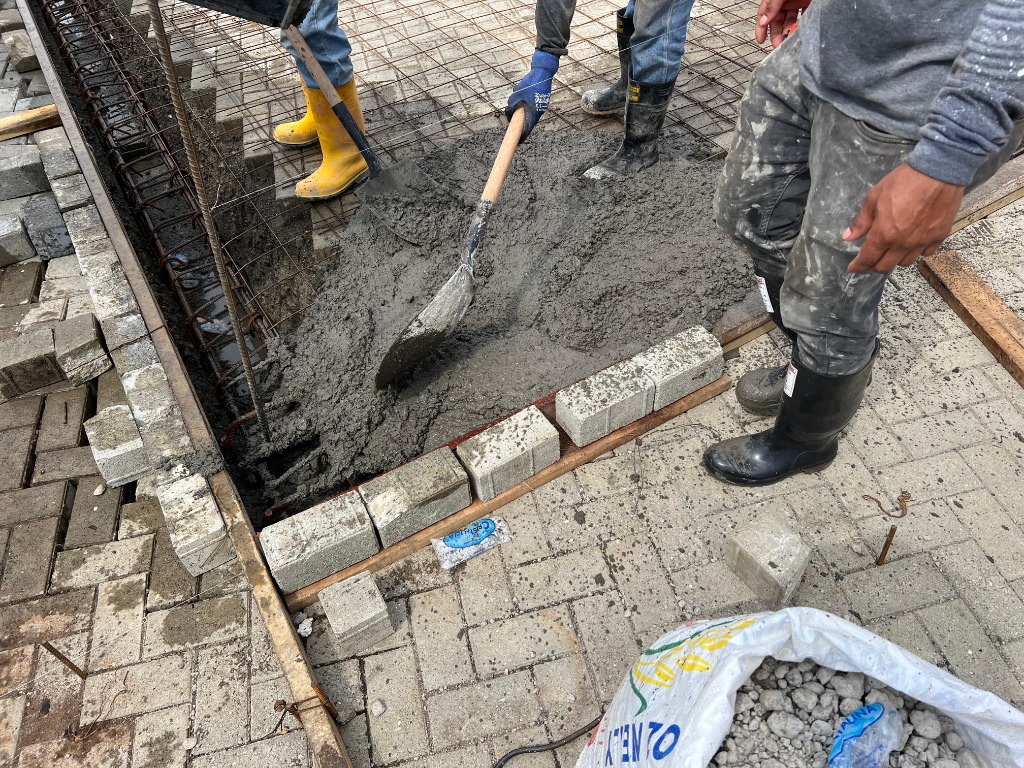 Fase 1: Preparación y Vaciado de Cimentación